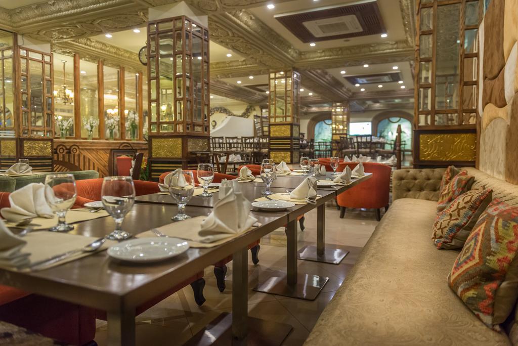 Luxus Grand Hotel Лахор Екстериор снимка